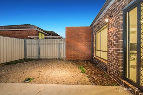 Property photo of 2/8 Ivanhoe Avenue St Albans VIC 3021