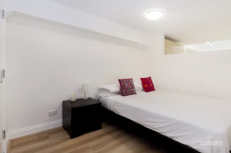 Property photo of 208/87-91 Cathedral Street Woolloomooloo NSW 2011