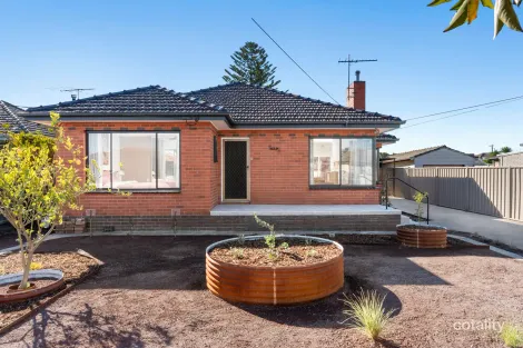 Property photo of 122 McLaughlin Street Ardeer VIC 3022