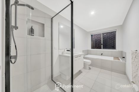 Property photo of 3 Vulpine Street Clyde VIC 3978