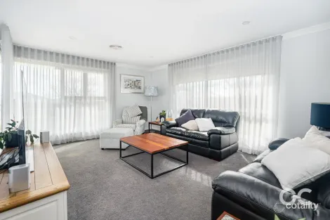 Property photo of 32 Buckland Drive Orange NSW 2800