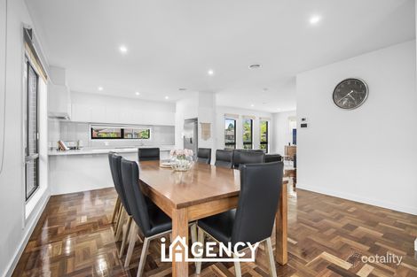 Property photo of 2/114 Kennington Park Drive Endeavour Hills VIC 3802