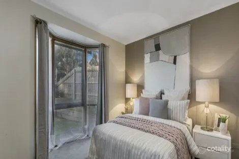 Property photo of 1 Smethurst Avenue Pakenham VIC 3810