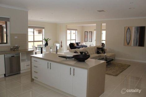 Property photo of 16 Leyana Crescent Brookfield VIC 3338