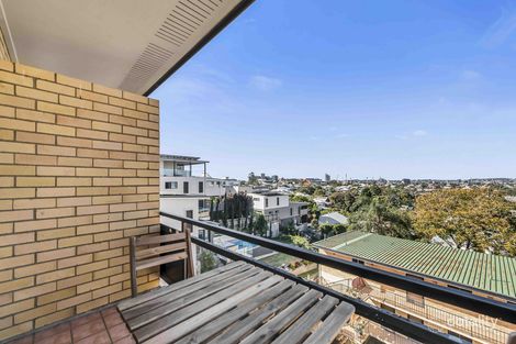 Property photo of 28/76 Gladstone Road Highgate Hill QLD 4101