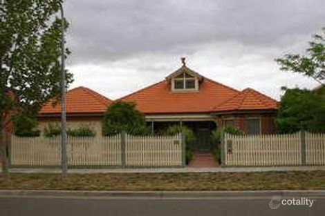 86 Royal Cres, Hillside, VIC 3037