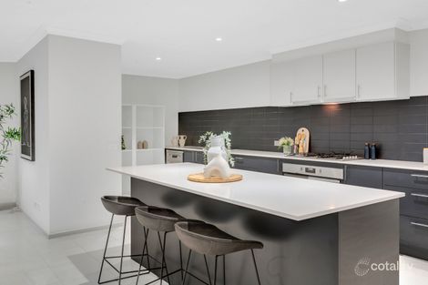 Property photo of 4 Merrica Court Craigieburn VIC 3064