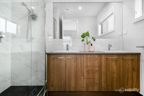 Property photo of 53 Willoby Drive Alfredton VIC 3350