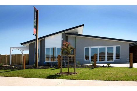 Property photo of 13 Bunyip Drive Drouin VIC 3818