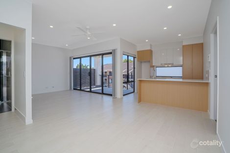 Property photo of 41 Milton Avenue Paradise Point QLD 4216