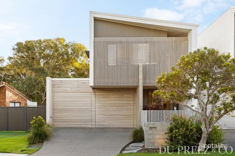 2/8 Bluebird Pde, Bokarina, QLD 4575