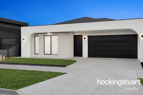 Property photo of 18 Agate Way Mickleham VIC 3064