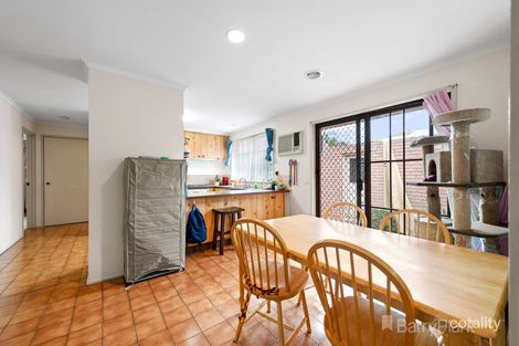 Property photo of 8 Woodlands Crescent Narre Warren VIC 3805