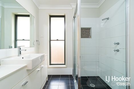 Property photo of 25 Talana Hill Drive Edmondson Park NSW 2174