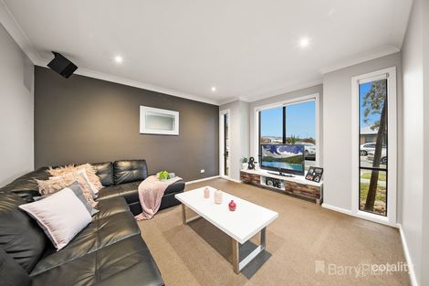 Property photo of 18 Seville Street Pakenham VIC 3810