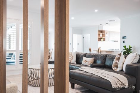 Property photo of 10 Gumleaf Drive Molendinar QLD 4214