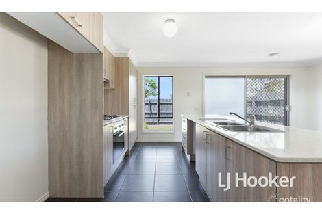 Property photo of 1/34 Sir Thomas Drive Pakenham VIC 3810