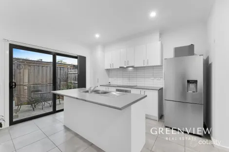 Property photo of 26 Cassius Circuit Cranbourne North VIC 3977