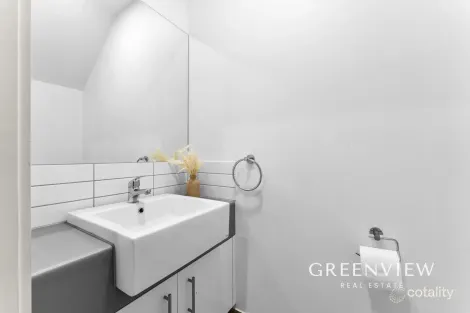 Property photo of 26 Cassius Circuit Cranbourne North VIC 3977