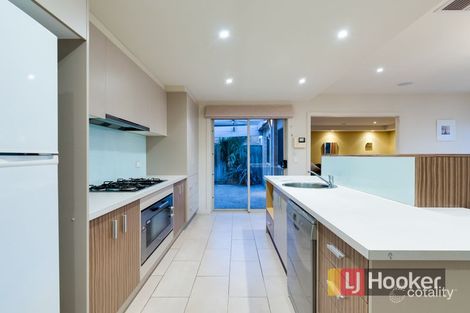 Property photo of 22 Fairways Boulevard Cranbourne North VIC 3977