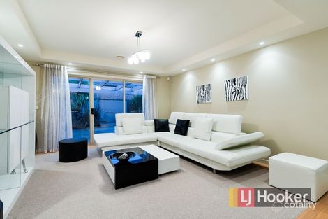 Property photo of 22 Fairways Boulevard Cranbourne North VIC 3977