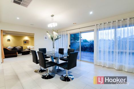 Property photo of 22 Fairways Boulevard Cranbourne North VIC 3977