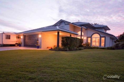11 Saint Andrews Cres, Carindale, QLD 4152