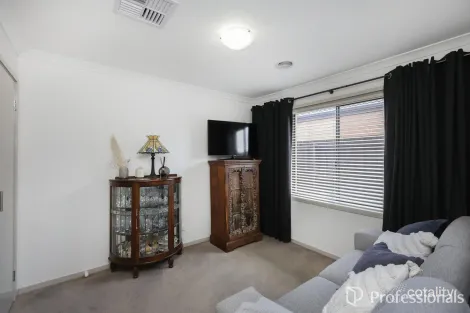 Property photo of 32 Harper Street Melton South VIC 3338