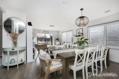 Property photo of 32 Harper Street Melton South VIC 3338