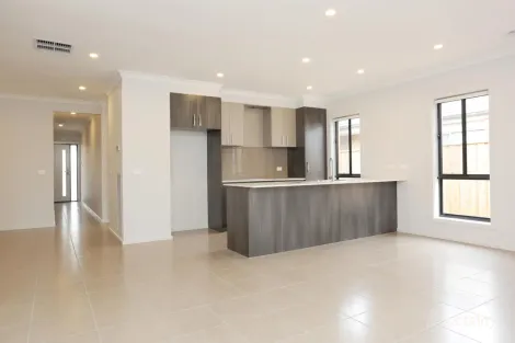 Property photo of 68 Taworri Crescent Werribee VIC 3030