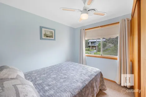 Property photo of 28 Yeramba Road Summerland Point NSW 2259