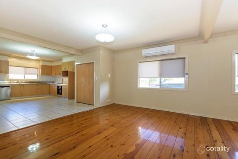 Property photo of 18 Mary Street Mount Lofty QLD 4350
