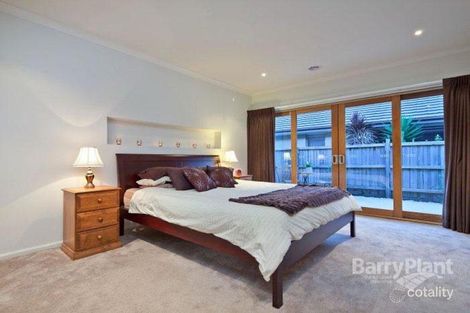 Property photo of 1 Flinders Chase Sandhurst VIC 3977