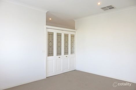 Property photo of 13 Cable Circuit Craigieburn VIC 3064