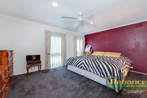 Property photo of 18 Huntingfield Drive Hoppers Crossing VIC 3029