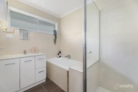 Property photo of 19 Knightsbridge Avenue Altona Meadows VIC 3028