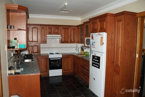 Property photo of 20 Pasadena Crescent Macquarie Hills NSW 2285
