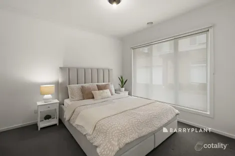 Property photo of 5 Allusive Walk Narre Warren VIC 3805