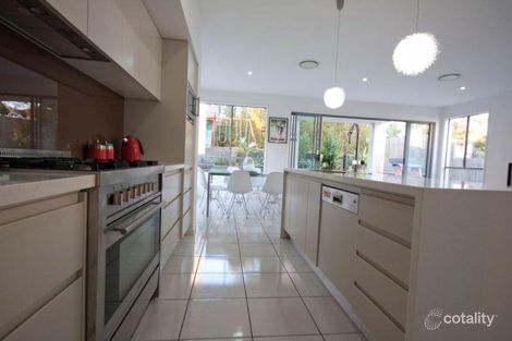 Property photo of 10 Avesnes Street Holland Park QLD 4121