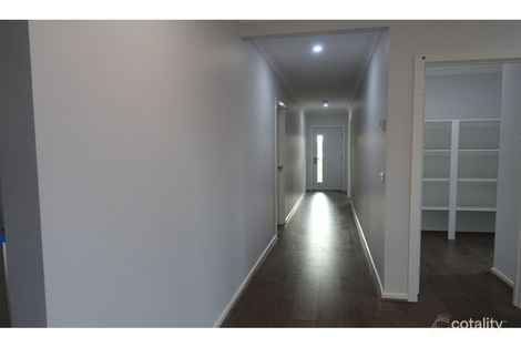 Property photo of 9 Ormiston Crescent Werribee VIC 3030