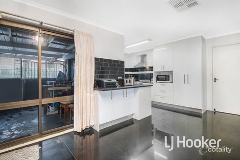 Property photo of 71 Gleneagles Drive Endeavour Hills VIC 3802