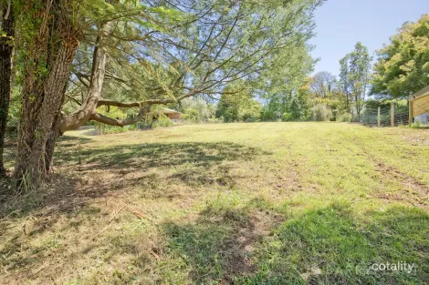 Property photo of 17 Emerald Lake Road Emerald VIC 3782