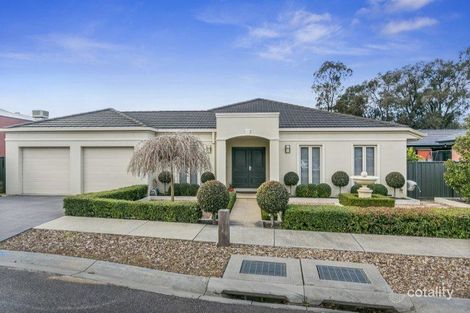 11 Claremont Tce, Strathdale, VIC 3550