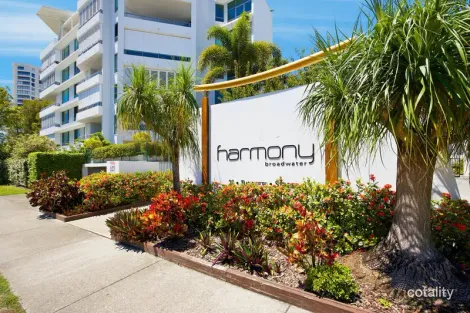 2d/28 Bayview St, Runaway Bay, QLD 4216