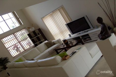 Property photo of 4 Encore Crescent Ashmore QLD 4214