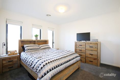 Property photo of 9 Scullin Street Cranbourne East VIC 3977