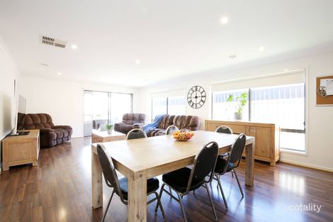 Property photo of 9 Scullin Street Cranbourne East VIC 3977
