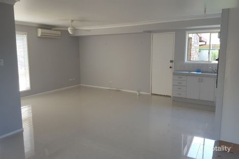 45 Emerald Dr, Regents Park, QLD 4118