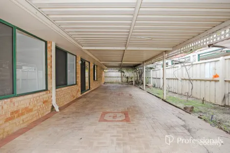 Property photo of 32 Parrotbush Crescent Ellenbrook WA 6069