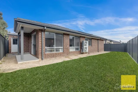 Property photo of 27 Creekwood Way Cobblebank VIC 3338